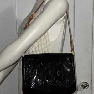 💛 SOLD💛 Louis Vuitton Vernis Thompson Bag